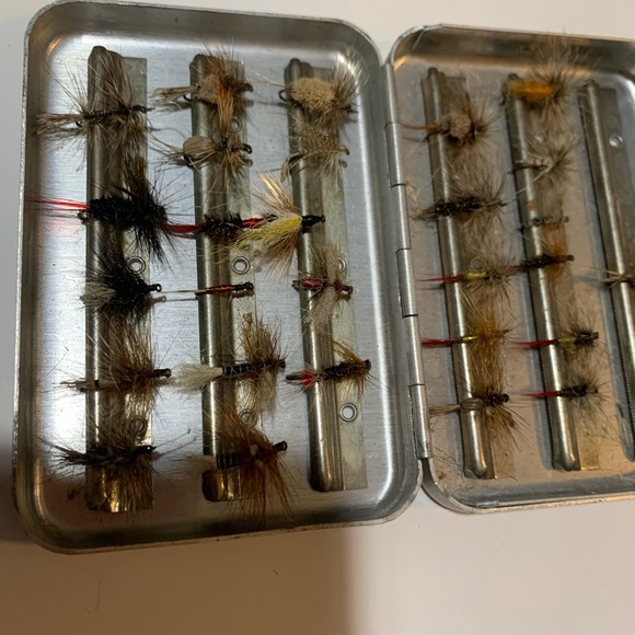 Box handmade fly fishing flies - Picture 4 of 5